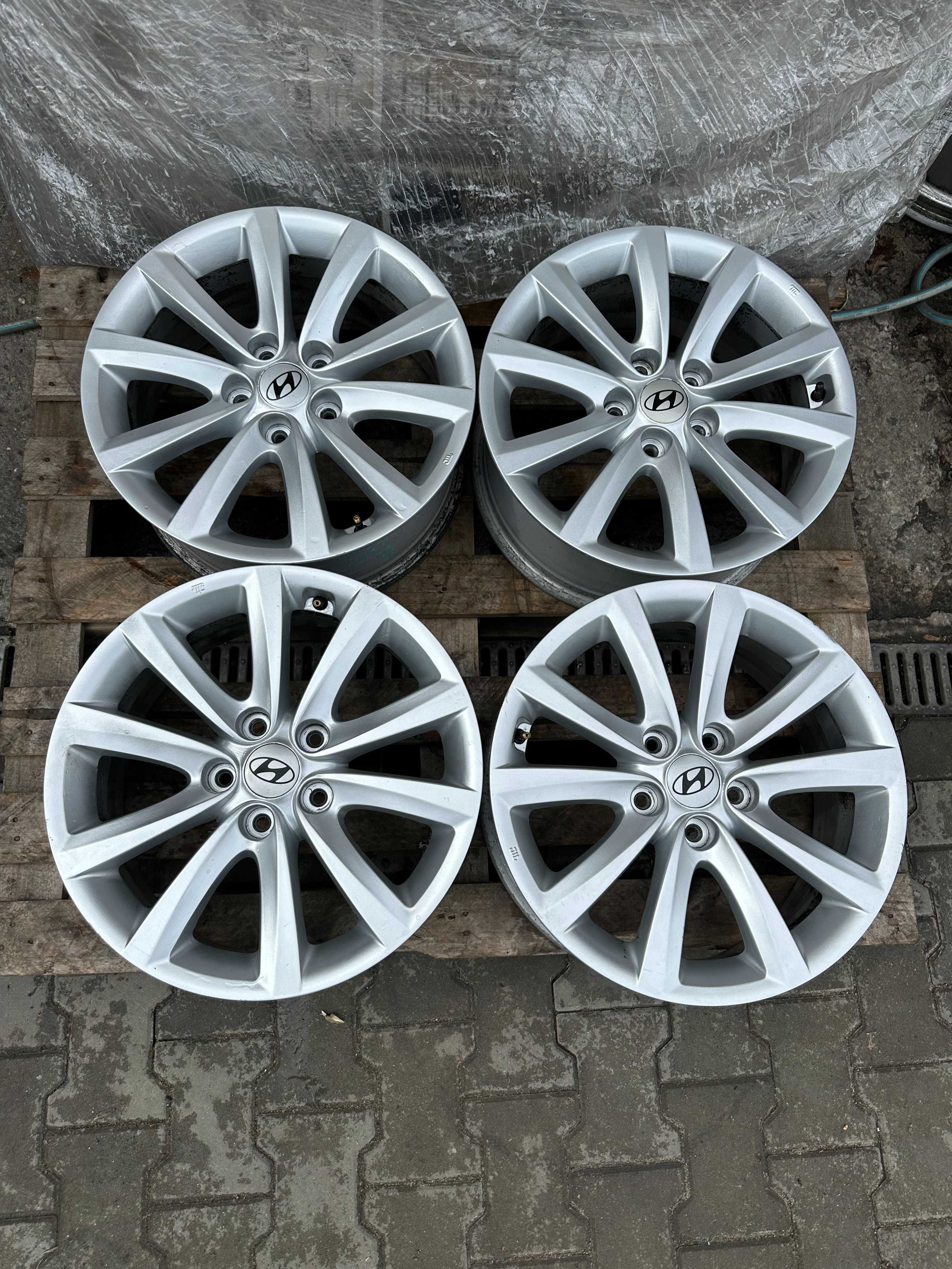 5x114,3 7,5 x 17" et46 Hyundai komplet alufelgi