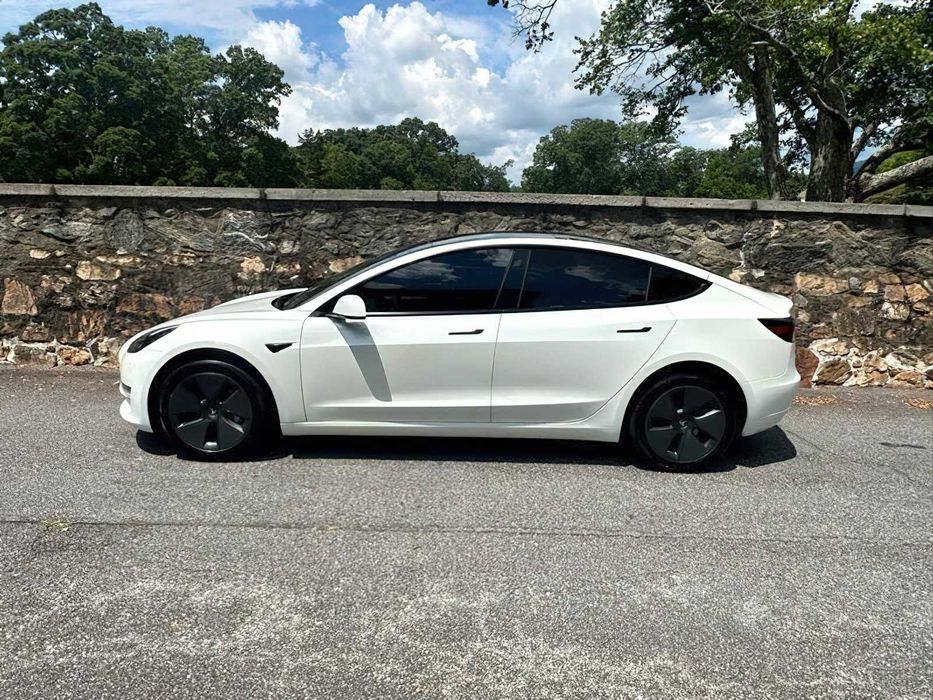 Tesla Model 3 Long Range      2023
