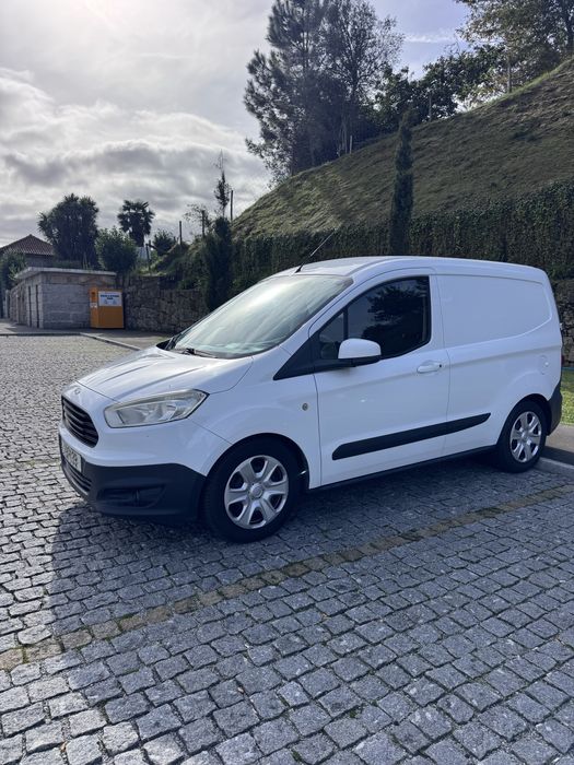 Ford transit courier
