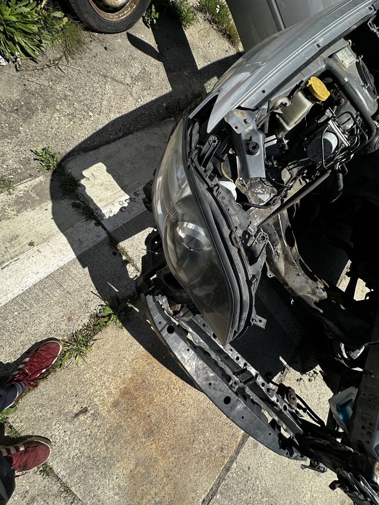 Lampa Subaru Legacy IV xenon Lampa prawa