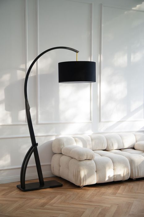 Czarna Lampa stojąca - lite drewno bukowe