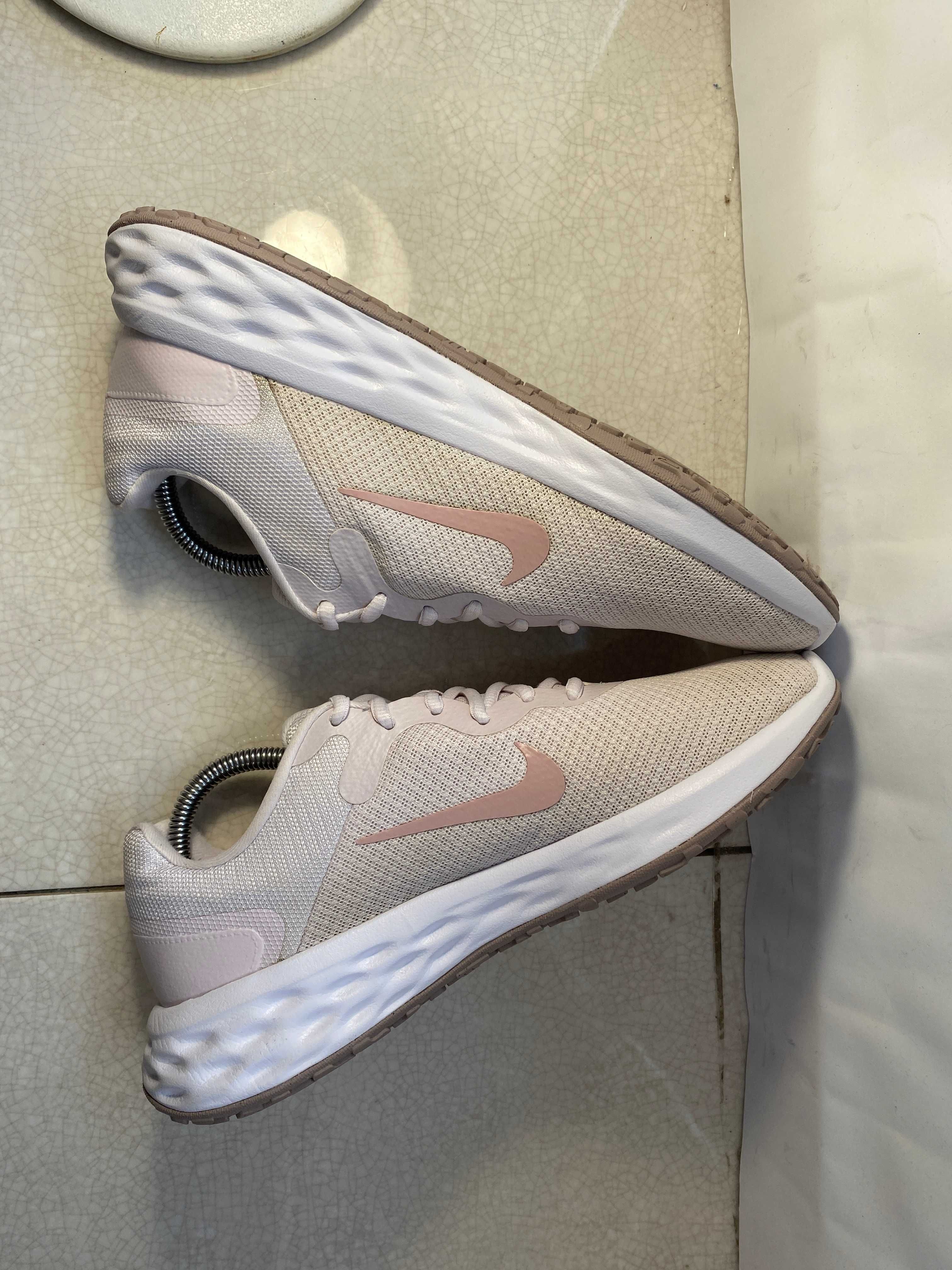 Nike W Revolution 6 женские кроссовки 41 р 26см оригинал
