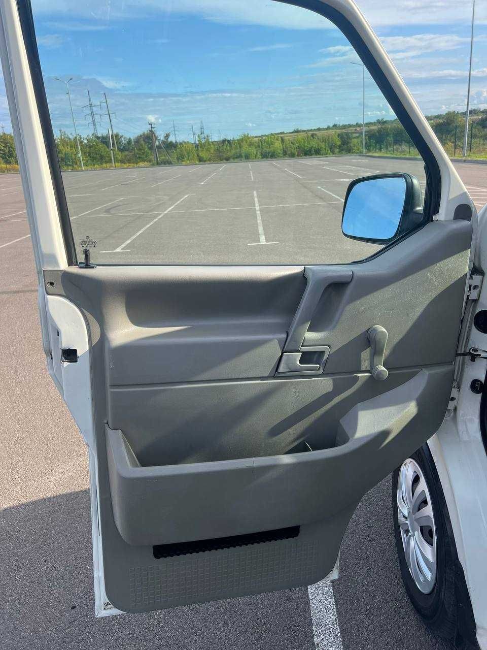 Volkswagen transporter t4 (2.5, 75 квт)
