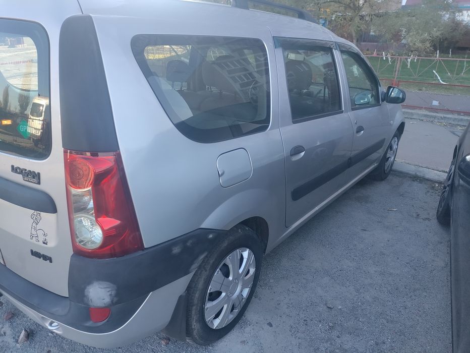 Дача Логан 2008 року