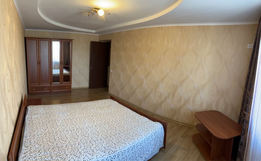 2 км. ВЕЛИКИЙ ВИБІР. По добово. . Центр міста. Жд. Авто вокзали