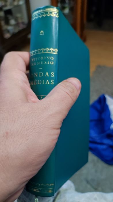 Ondas Médias por Vitorino Nemésio