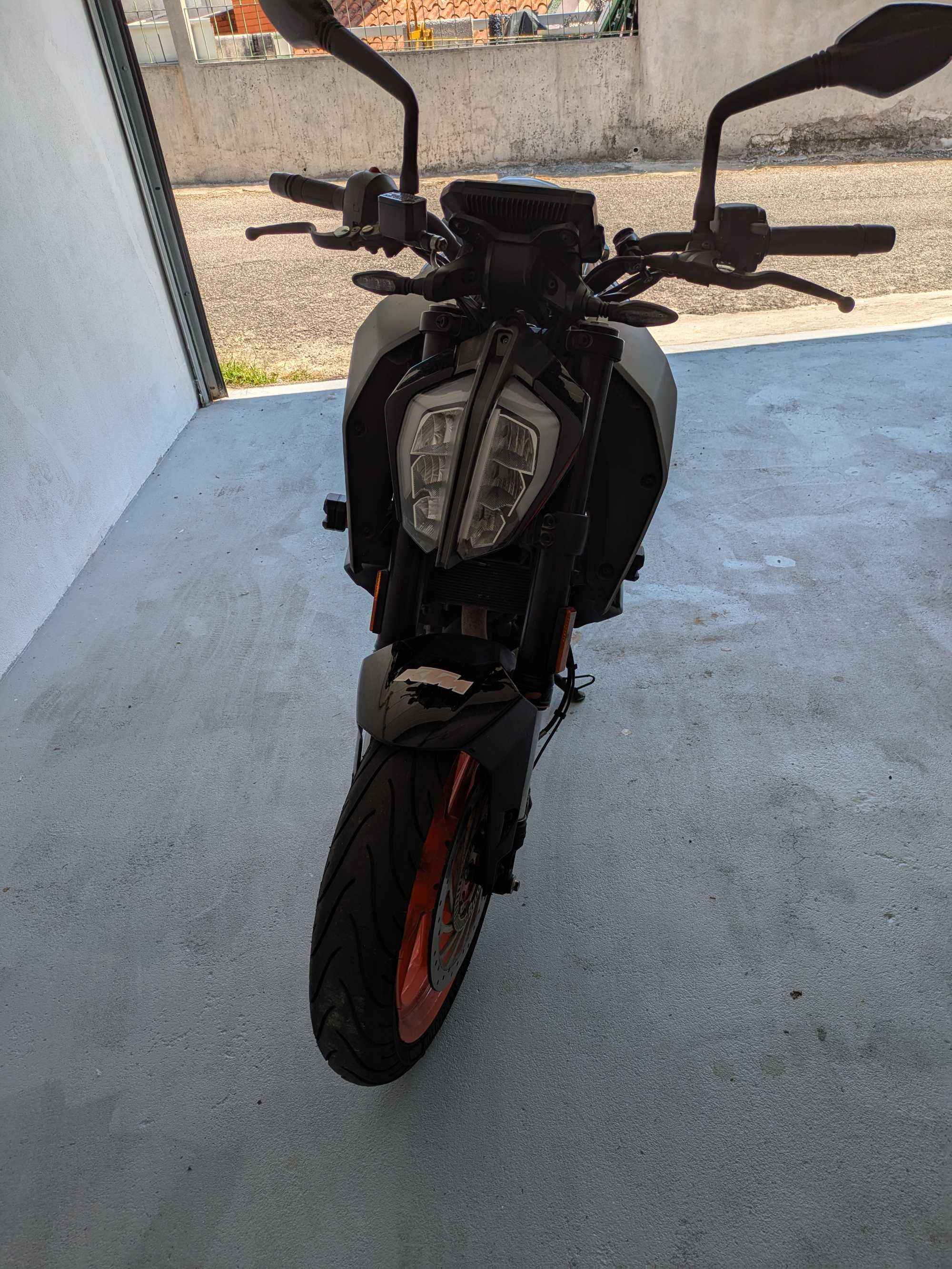 KTM Duke 390 Naked  Março de 2021