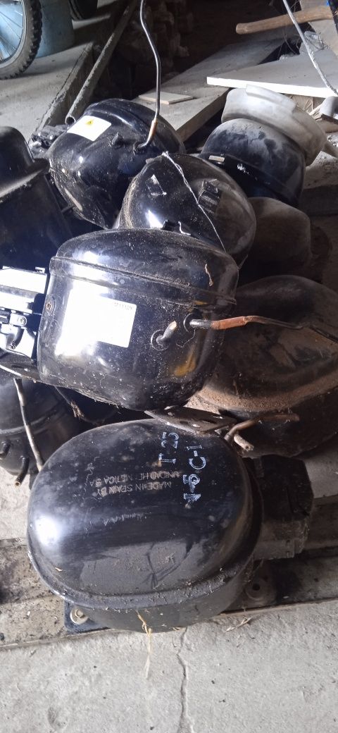 Agregaty z lodówek 110 sztuk
