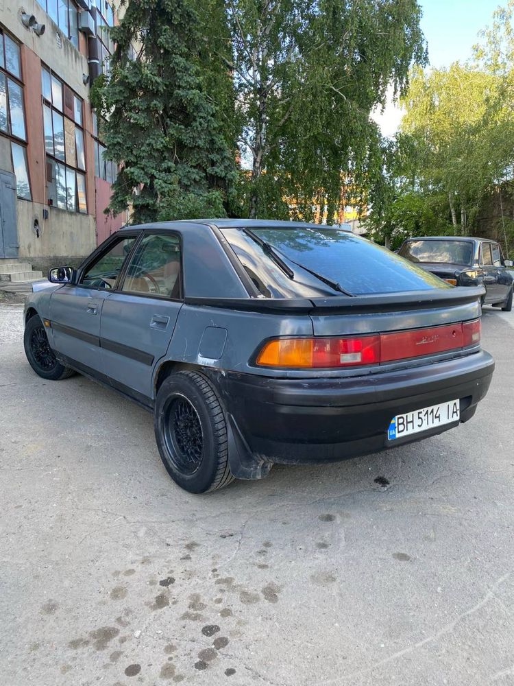 Продам Mazda 323 1991 год 1.5л Бензин