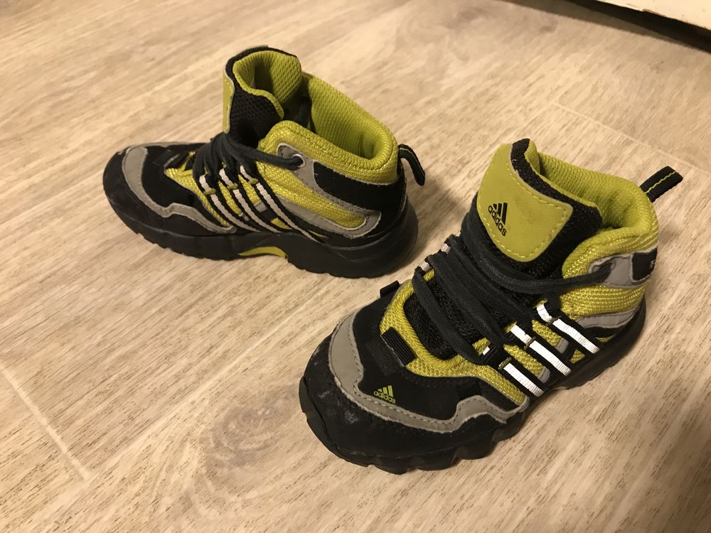 Ботинки adidas 24р на мальчика