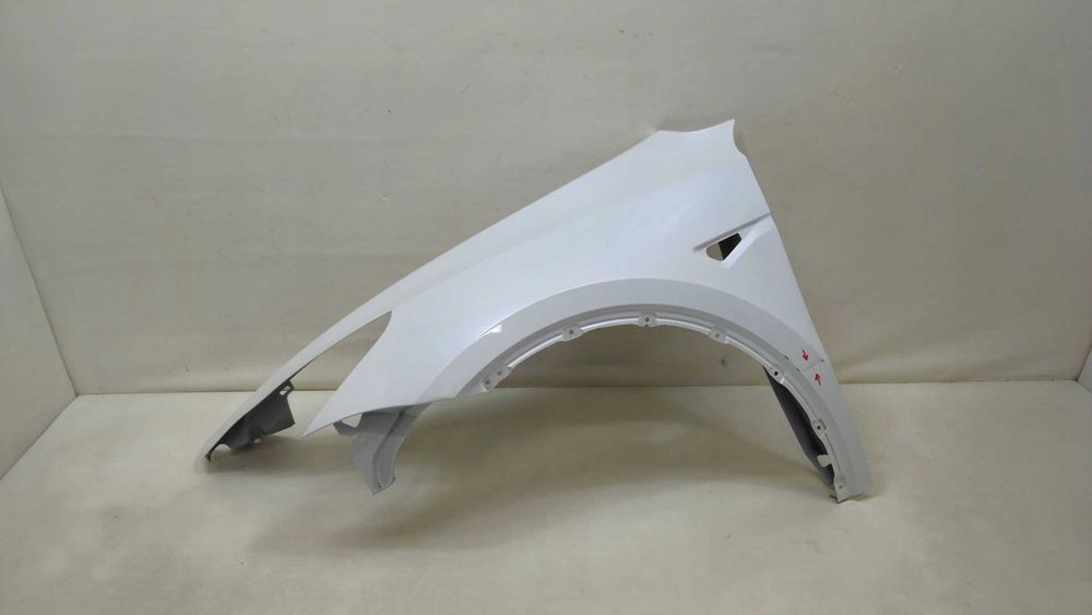 Tesla Model Y крило переднє заднє четверть