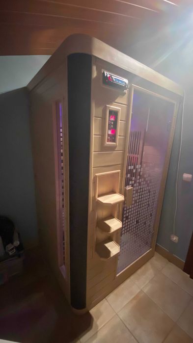Sauna portátil c/ LEDs, rádio CD e controlo de temperatura