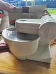 Robot kuchenny z miska
