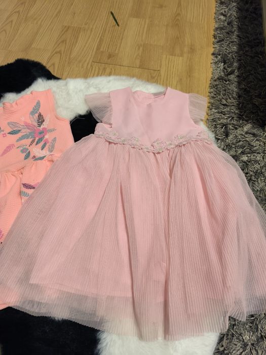 Dwie śliczne sukienki dla ksieżniczki