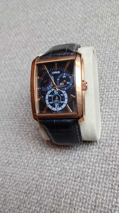 Zegarek Lorus bardzo ładny elegancki złoto krokodyla skóra VD86-x001