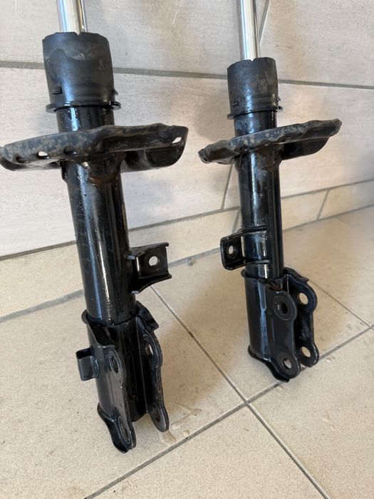 Передні стойки Hyundai Tucson TL 2019 г