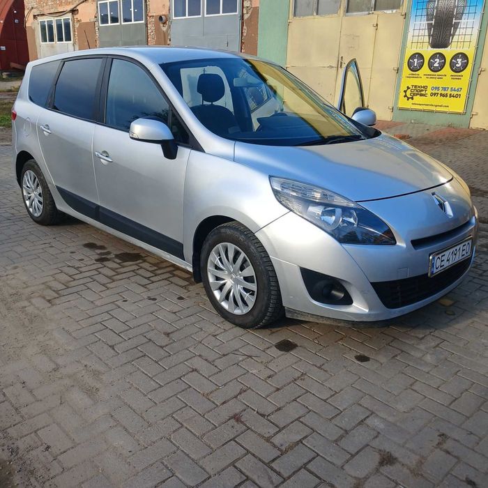 Продам Renault Grand Scenic 2010року
