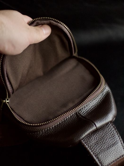 Шкіряна чоловіча сумка слінг. Бананка мужская кожаная.