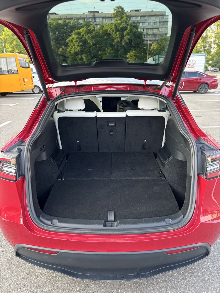 Tesla Model Y LRDM 2023