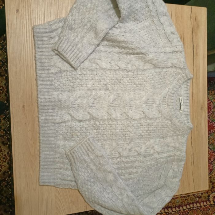 Sweterek damski szary House