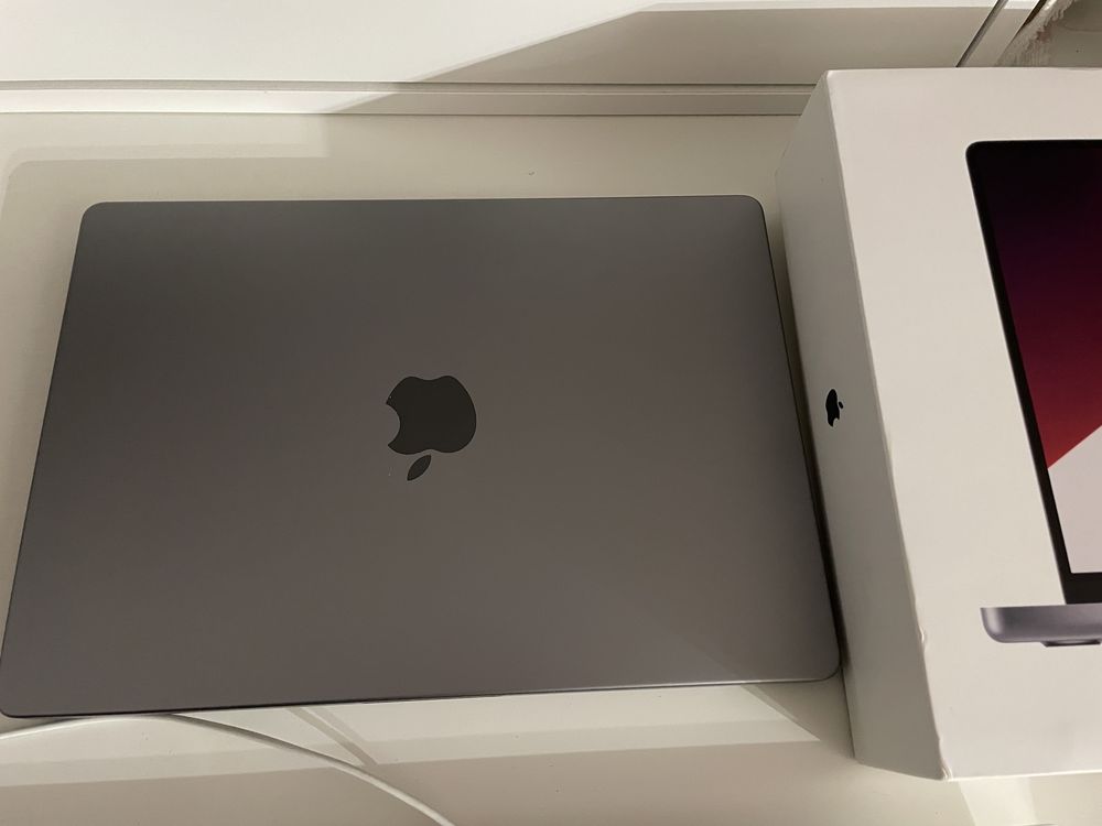 Macbook Pro 14” M1 pro de 16GB RAM e 1TB SSD