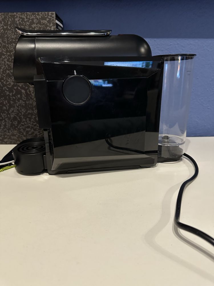 Máquina de Café DELTA Q Mini MilkQool Preto