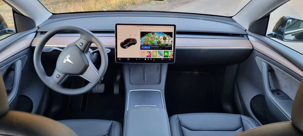 Tesla Model Y Long Range Dual Motor, 2022