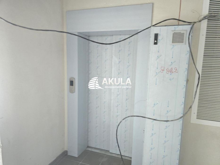 Офіс 4000+ м² у БЦ на Подолі, Нижній Вал 3–7