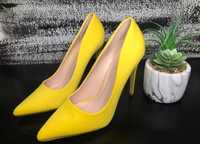 Sapatos de mulher stiletto