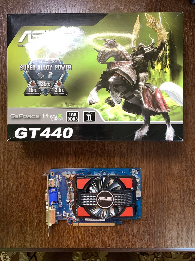 Відеокарта Asus GT 440