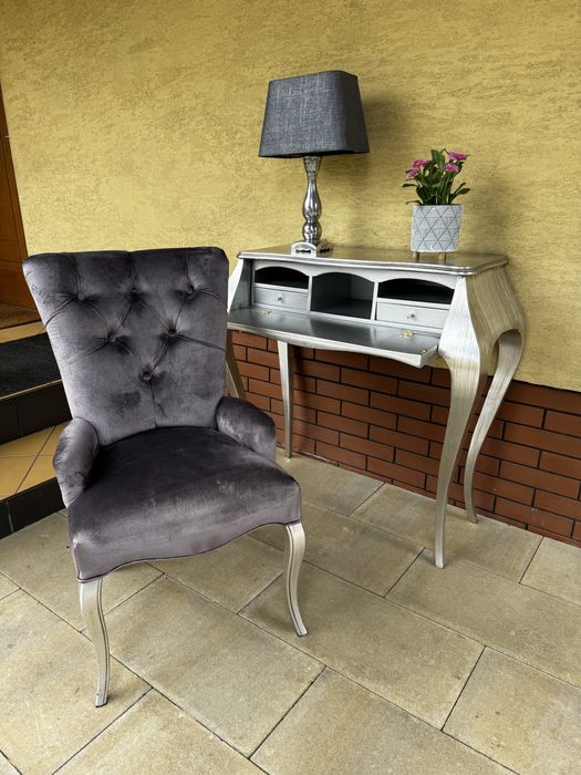 Krzesła fotele stylowe ludwik tapicerowane na giętych nogach antyk