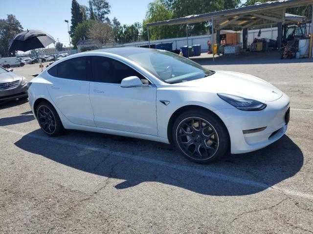 Tesla Model 3 2019 Року