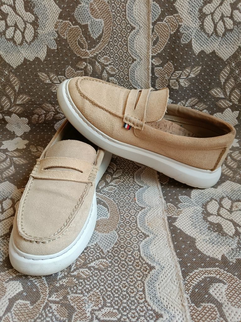 Мокасини Tommy Hilfiger.