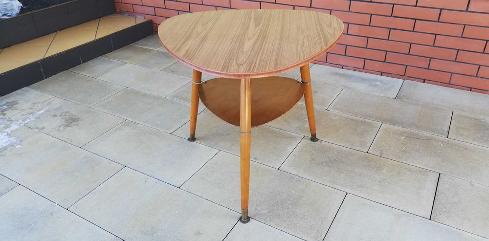 Stolik PRL patyczak kawowy art deco ława z półką trójkątny