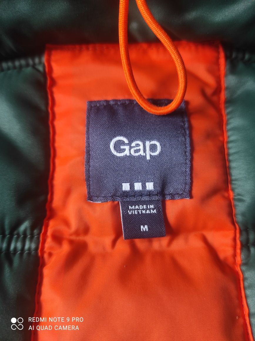 Gap демисезонная стеганная куртка на мальчика подростка (М) в идеале