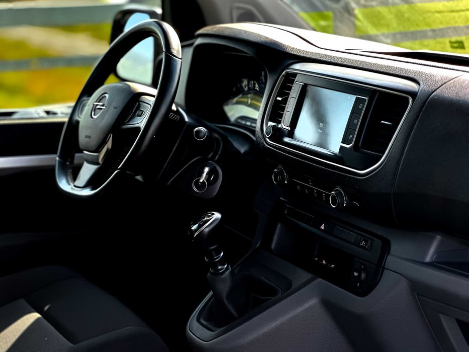 Opel Vivaro brygadowy 6 osób WYPOŻYCZALNIA / Wynajem busów dostawczych
