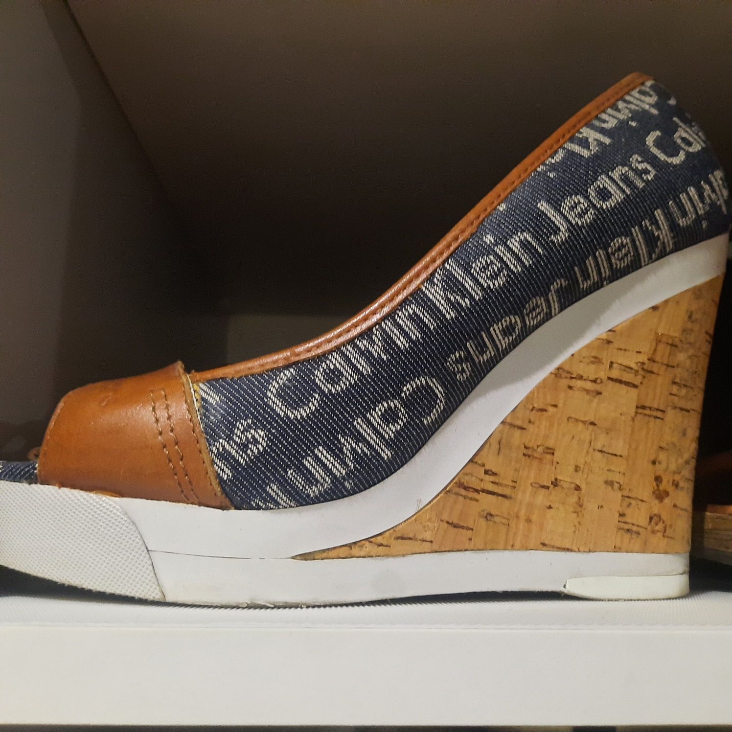 Buty na koturnie Calvin Klein r.38