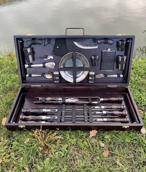 Подарунковий Набір шампурів у кейсі-столику “Трофей”