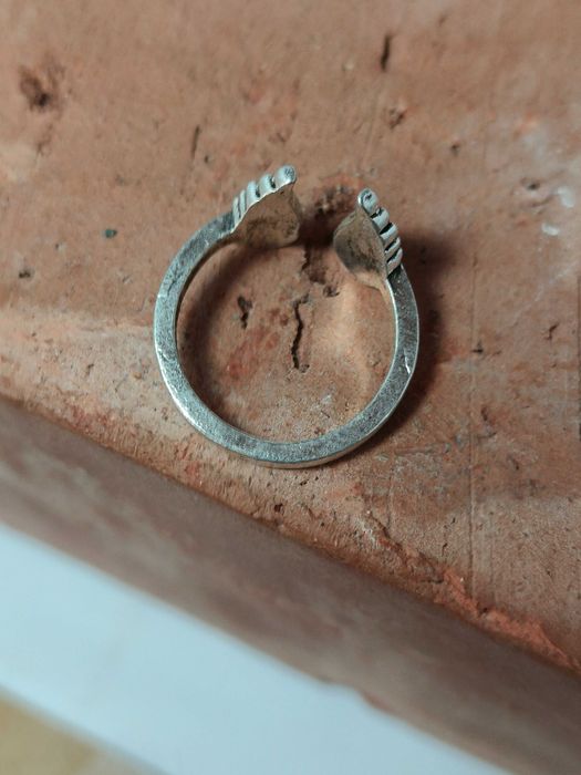 Srebrny Sygnet z Motywem Skrzydeł – Regulowany, Vintage Styl