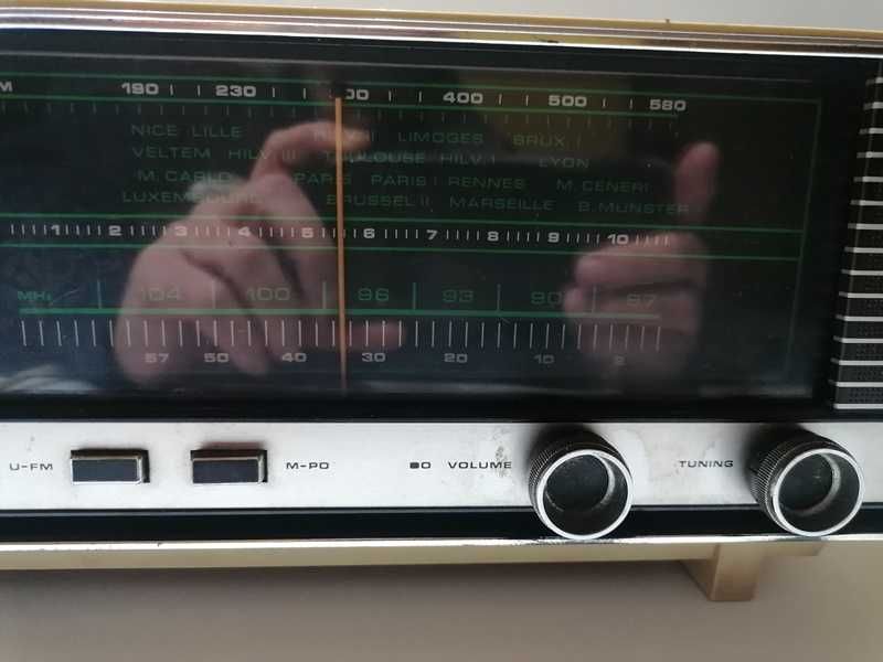 Radio Radiola antigo