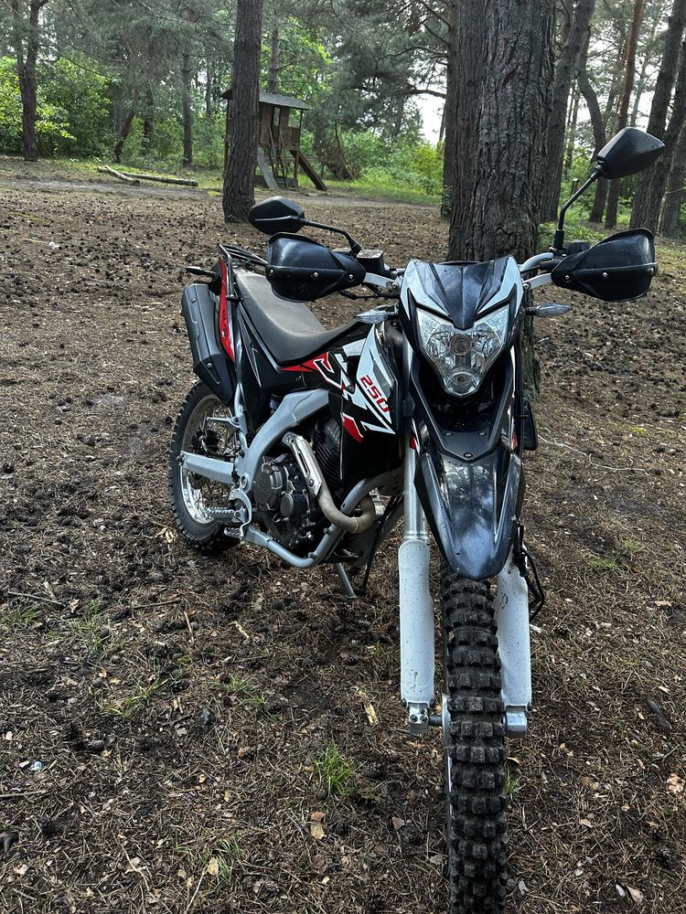 Мотоцикл LONCIN LX 250GY-3K