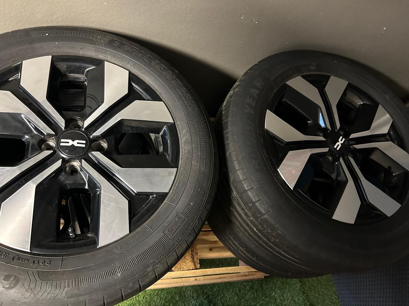 Vendo jantes c/ pneus semi novos
