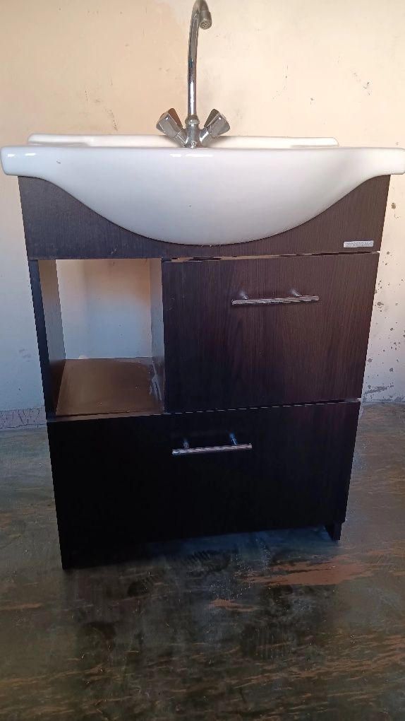 Umywalka 65cm z szafka