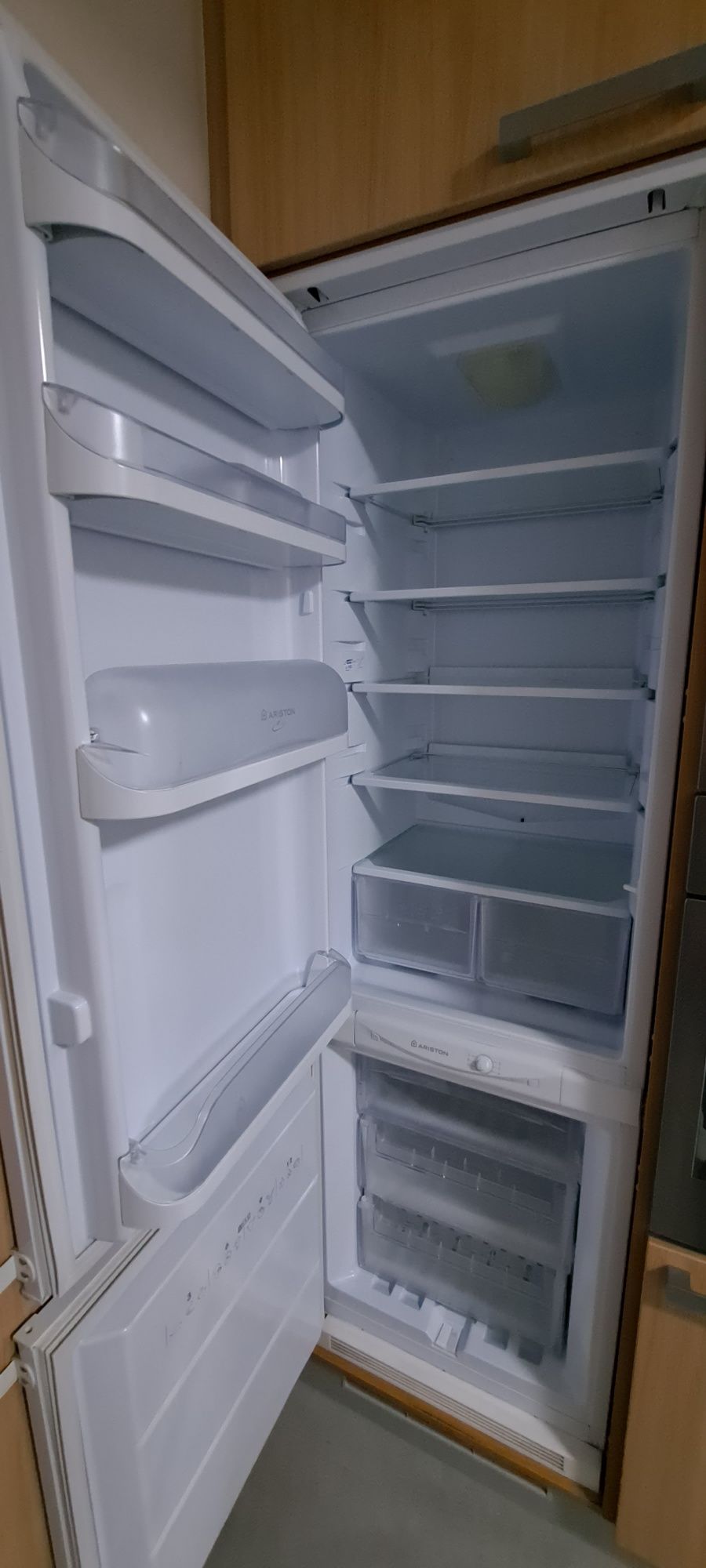 Combinado ariston encastre