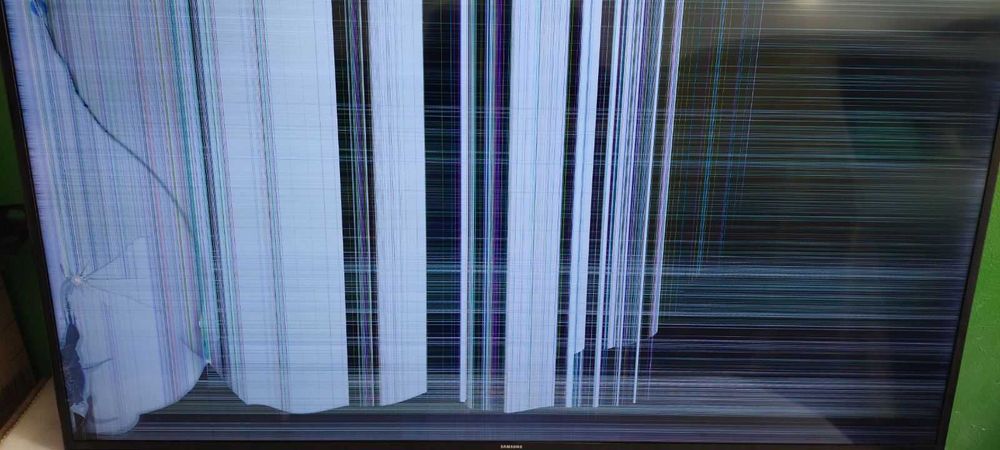 Телевізор SAMSUNG UE55MU6100U пошкоджений екран. Розбирання.