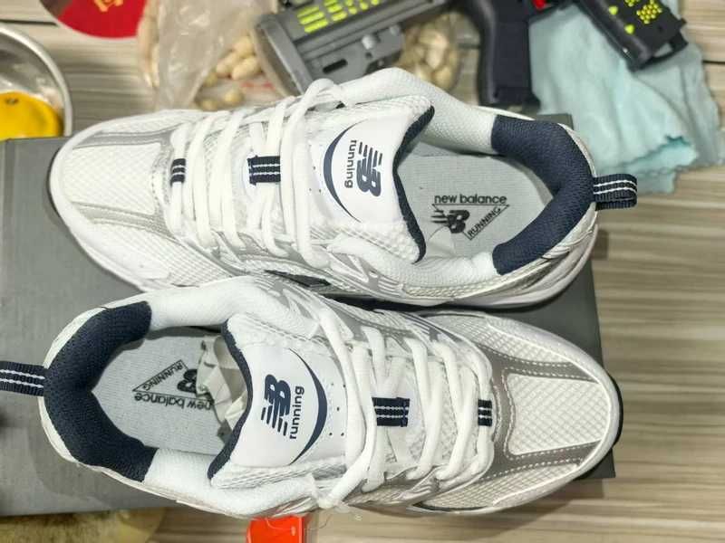 ButyNew Balance 530 White_Trampki_rozmiar.43