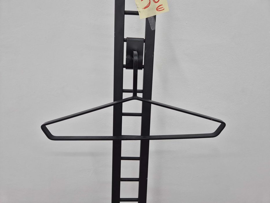 Cabide expositor preto - 30€