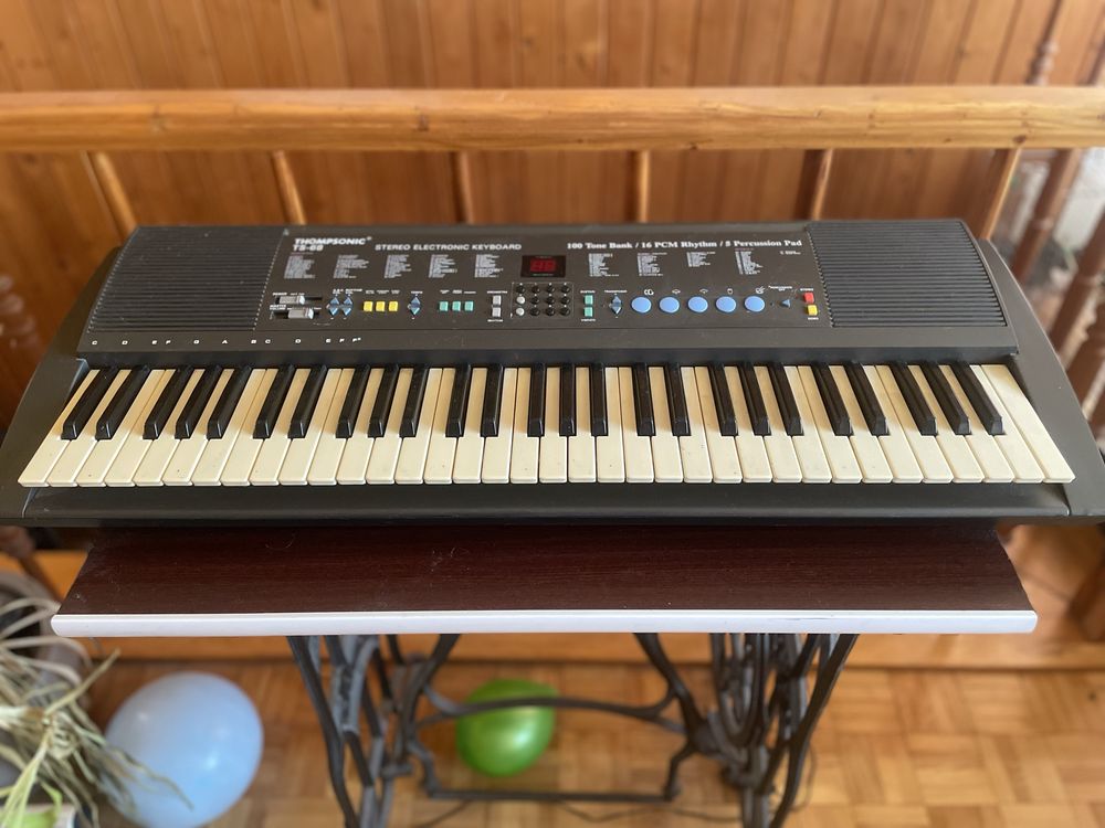 Keyboard Thompsonic TS-68