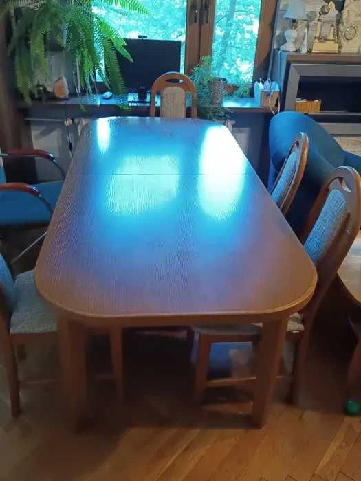 Sprzedam stół z krzesłami