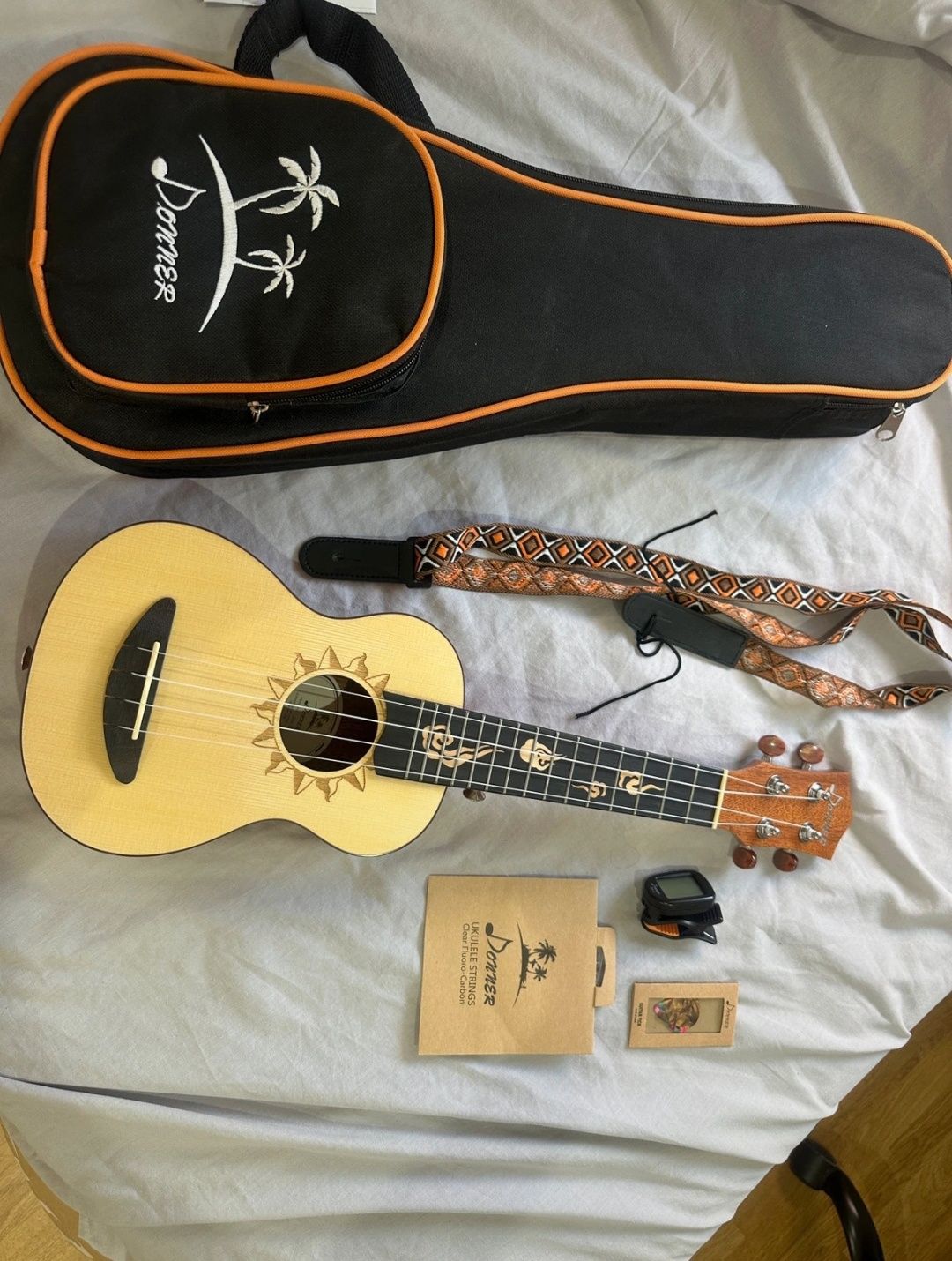 Ukulele soprano donner + extras NOVO